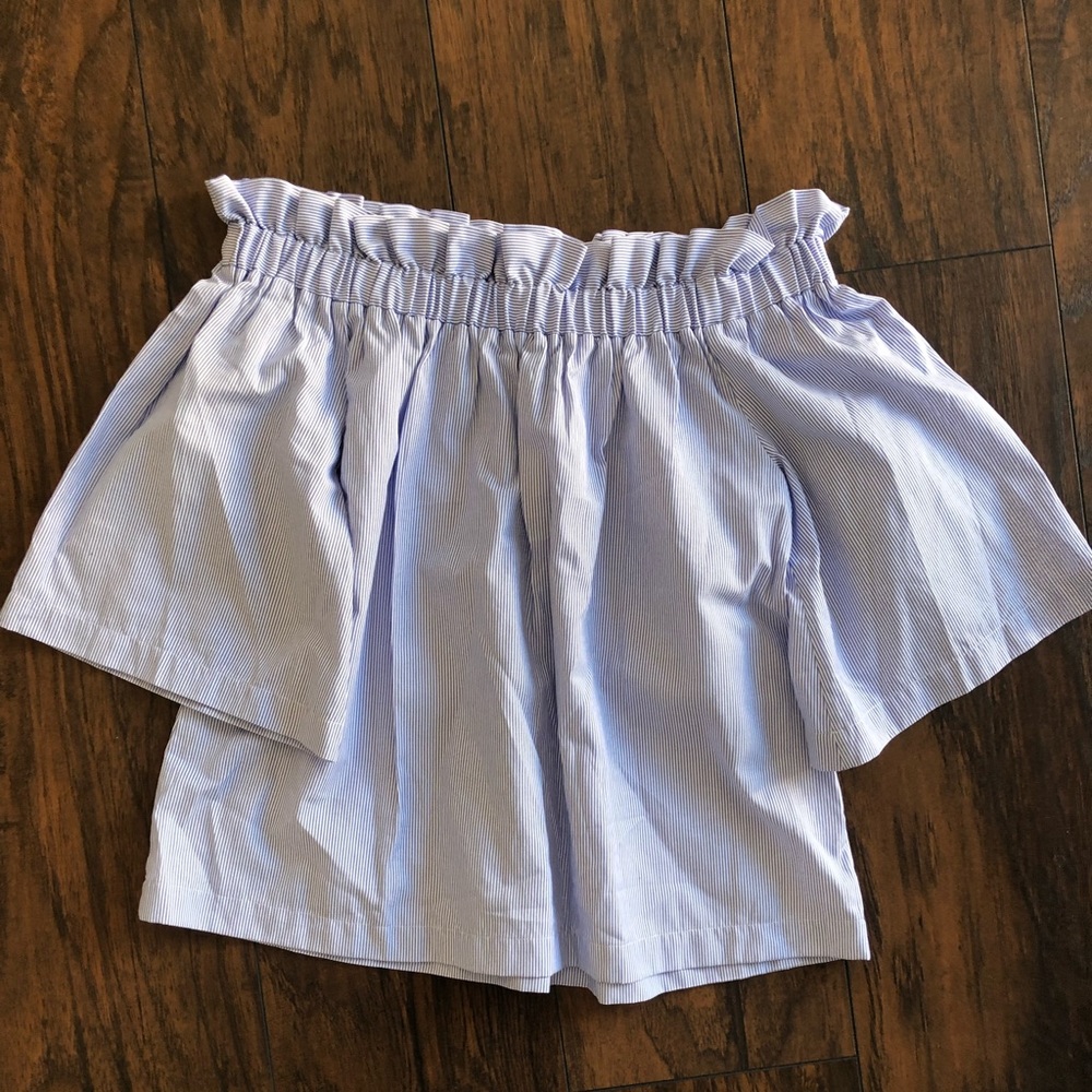 🚨 ALL TOPS $7 🚨 - Picture 2 of 5